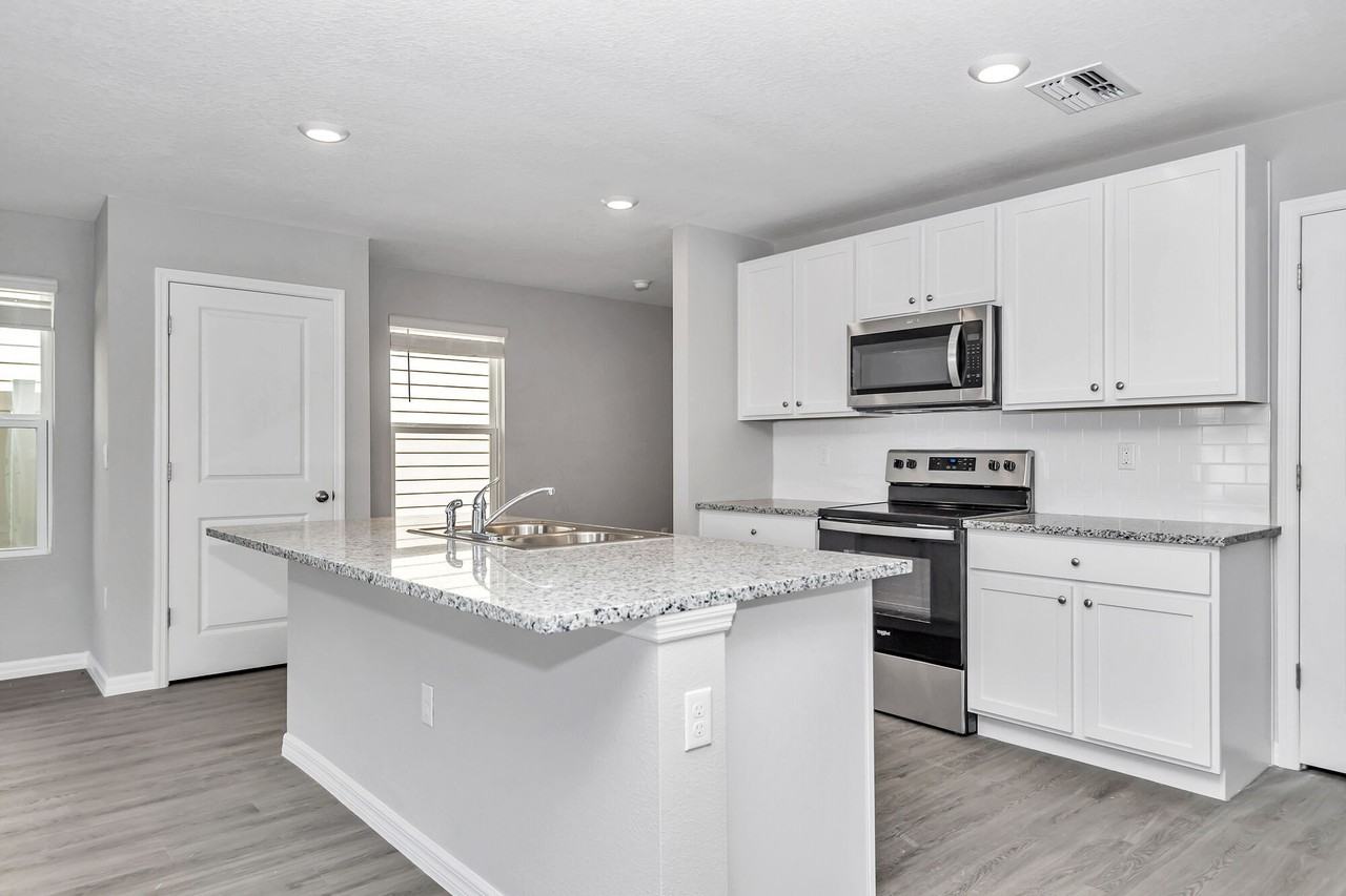 8670 Sw 43rd Ter - Photo 3 of 36