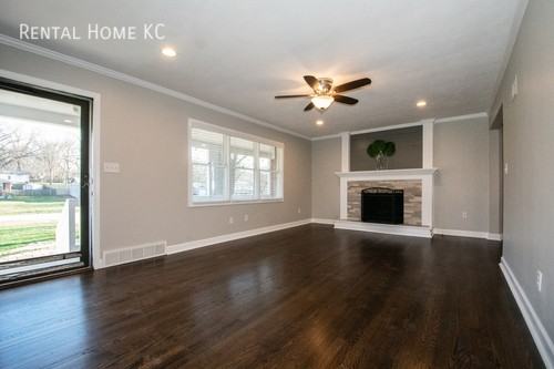 8524 W 61st St - Photo 2 of 30