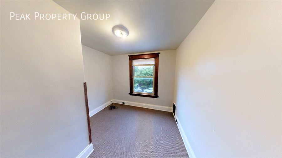 2424 W Clifton Ave - Photo 6 of 12