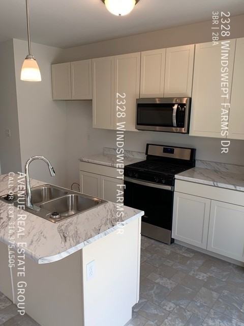 2328 Windswept Farms Dr - Photo 3 of 18