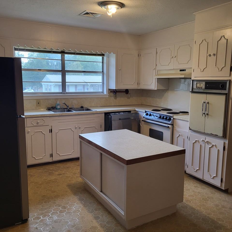 1007 Linden Dr #NA - Photo 2 of 19