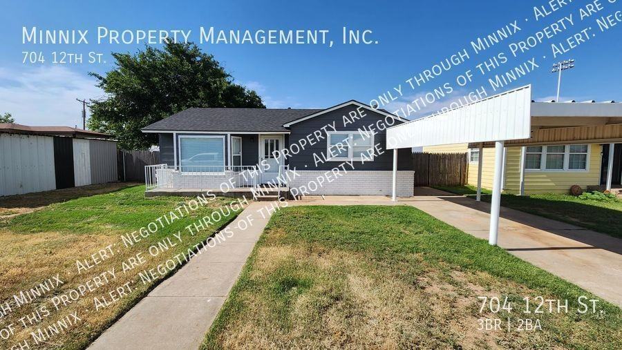 704 12th St - Photo 2 of 33