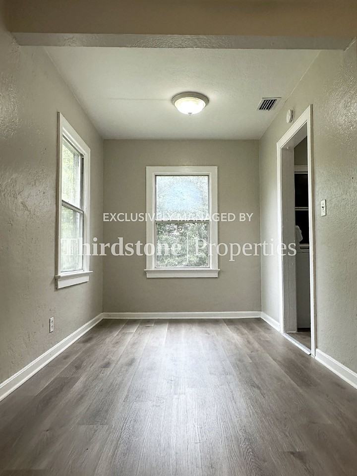 1979 Brackland St - Photo 6 of 18