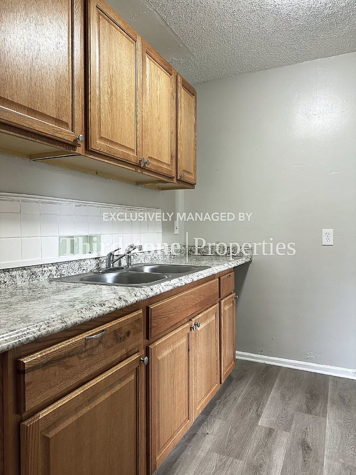 1979 Brackland St - Photo 7 of 18