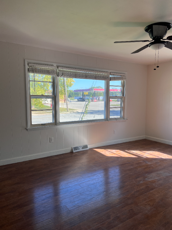 109 W Walnut St - Photo 2 of 23