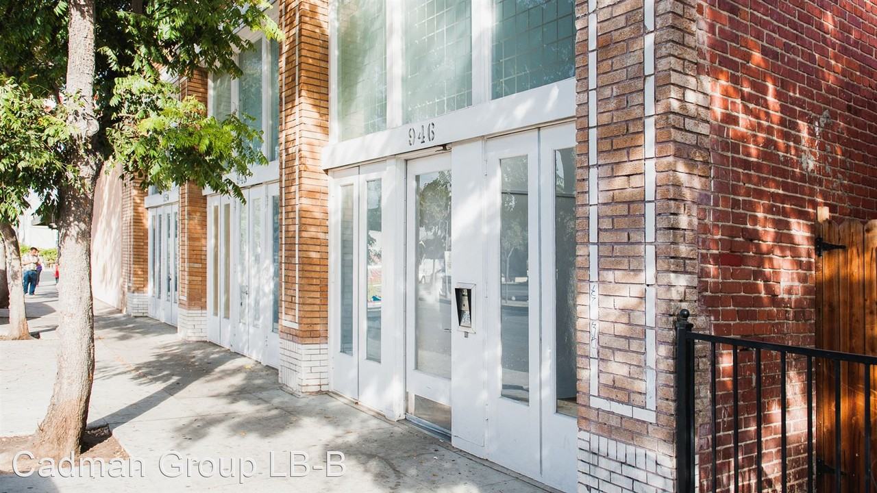 946-950 Daisy Ave - Photo 3 of 12