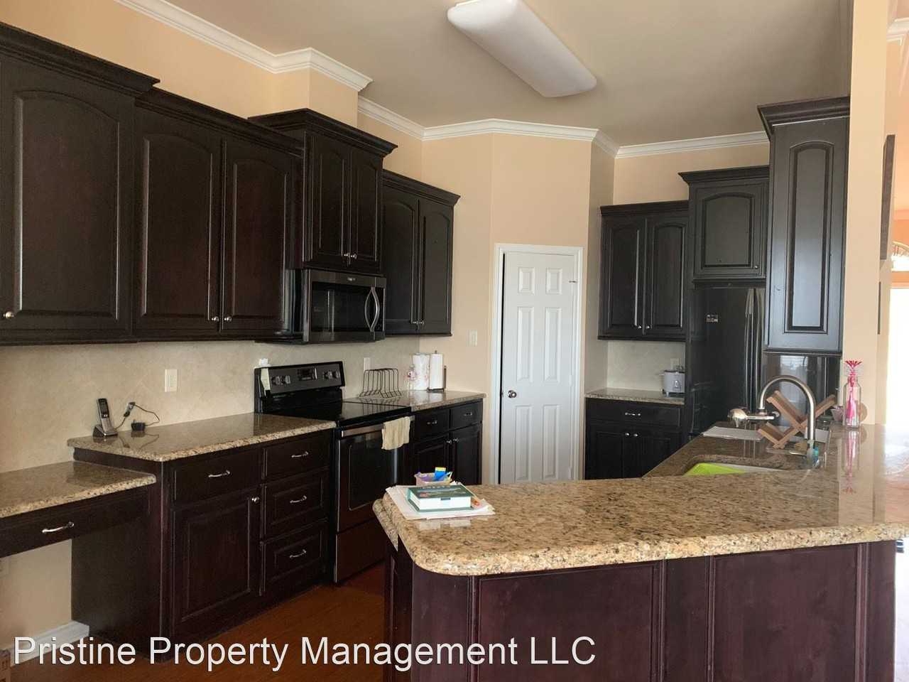 208 Cordoba Trl - Photo 2 of 14