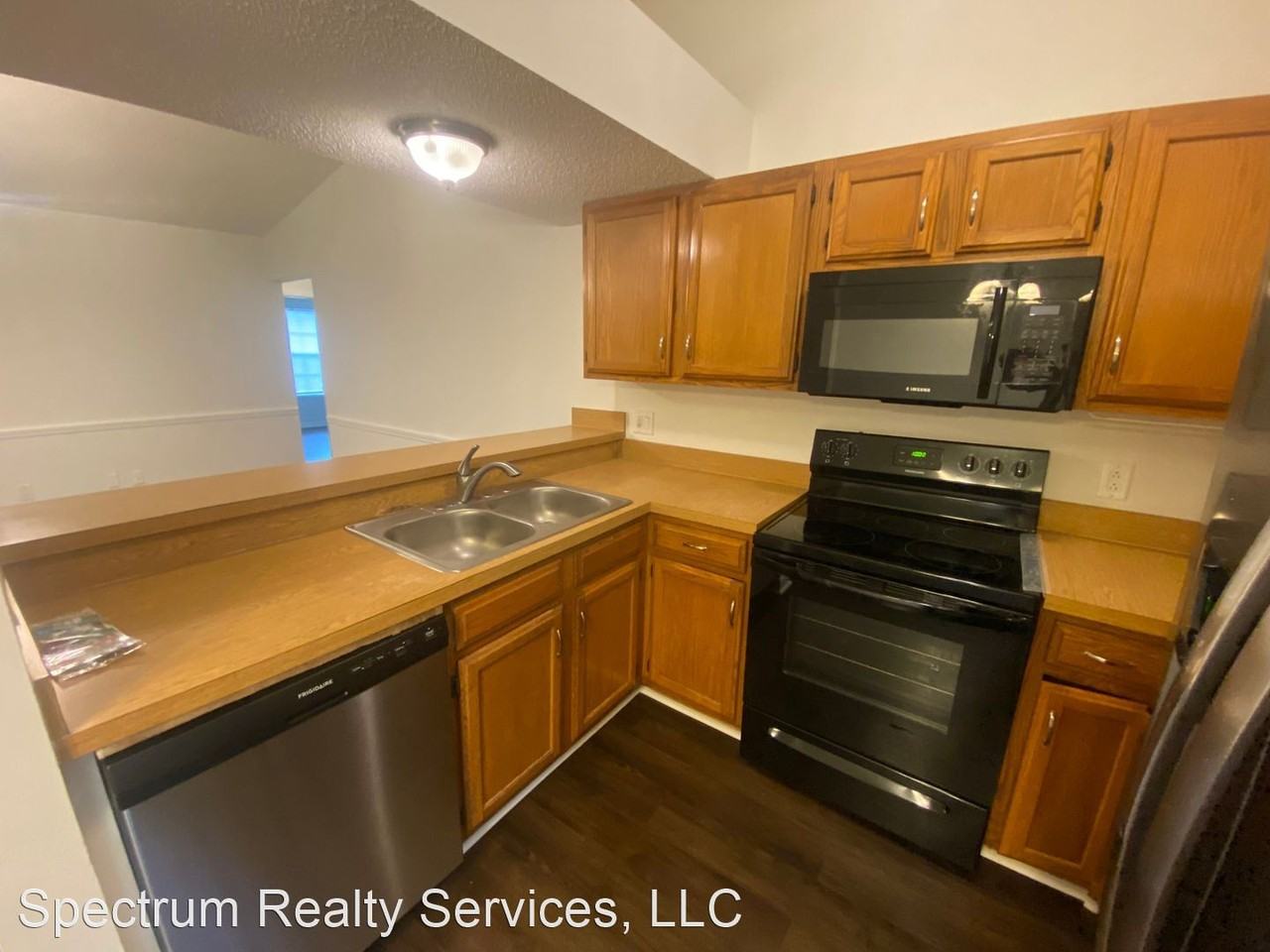 3239 Meadow Lea Cir N - Photo 2 of 26