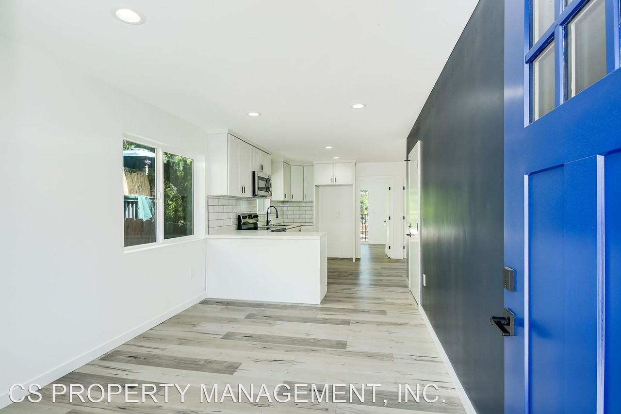 4574-4576 Nebo Drive - Photo 2 of 28