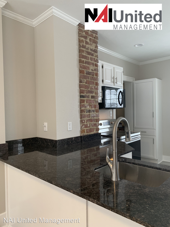 507 23rd St - Photo 3 of 13