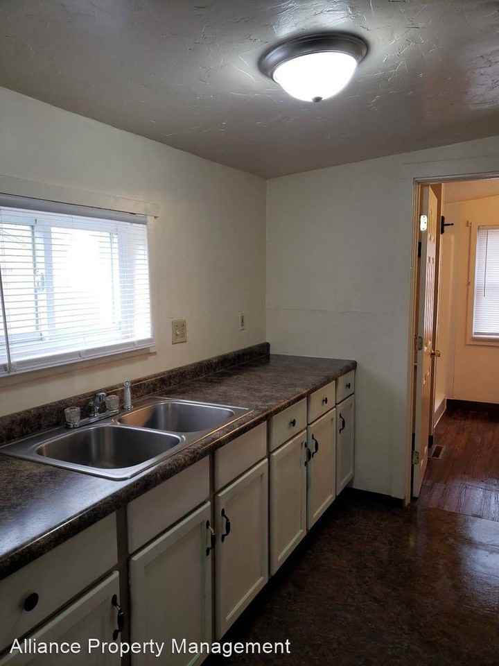 2227 Curdes Ave - Photo 3 of 7