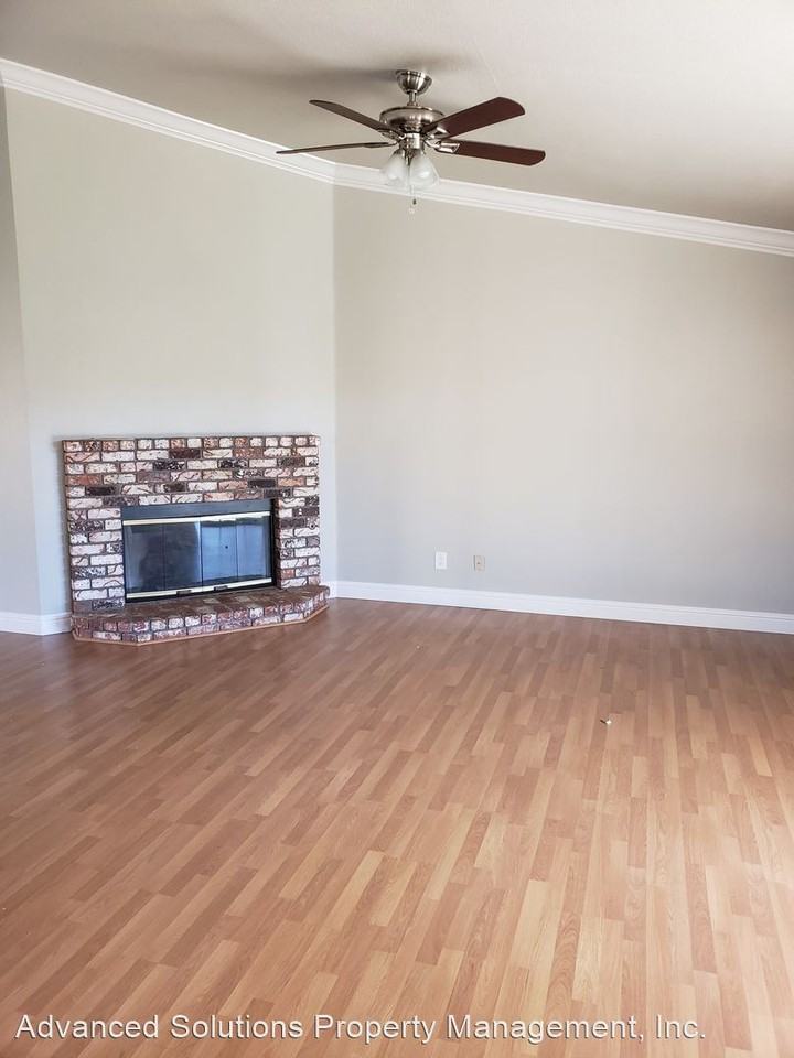 11520 Amir Ct - Photo 2 of 14