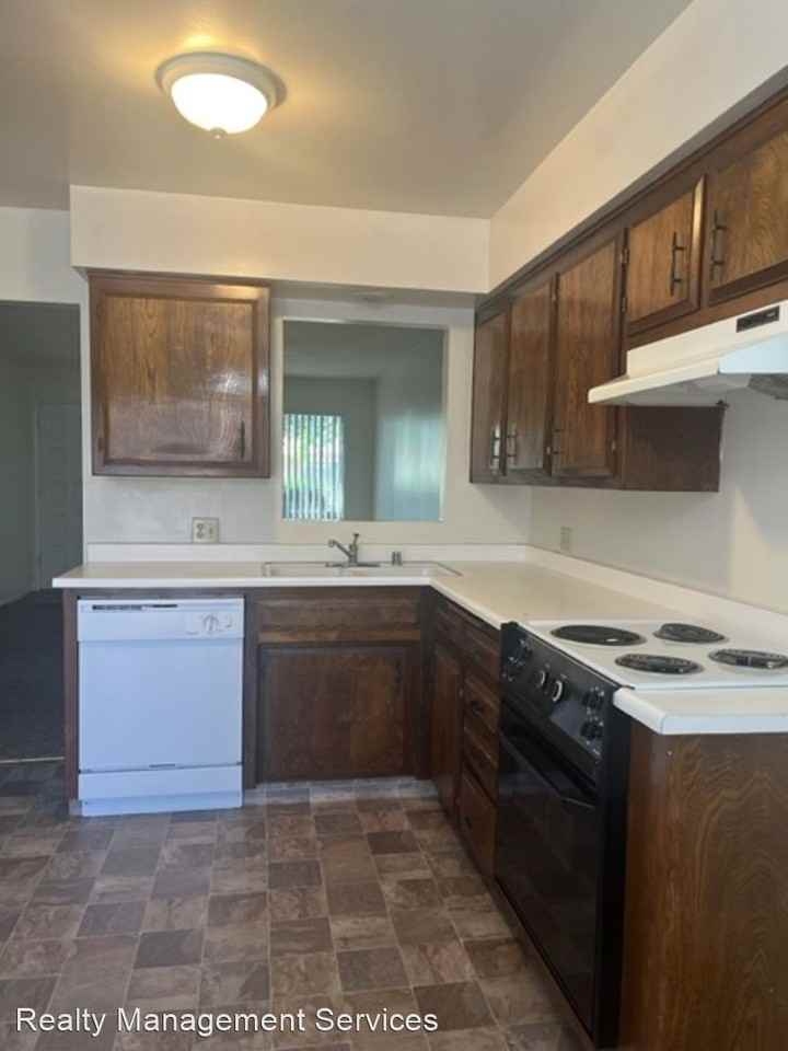 2200 Courtleigh Dr. - Photo 3 of 9