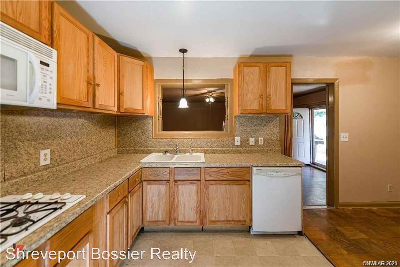 413 Mohawk Trl - Photo 3 of 8