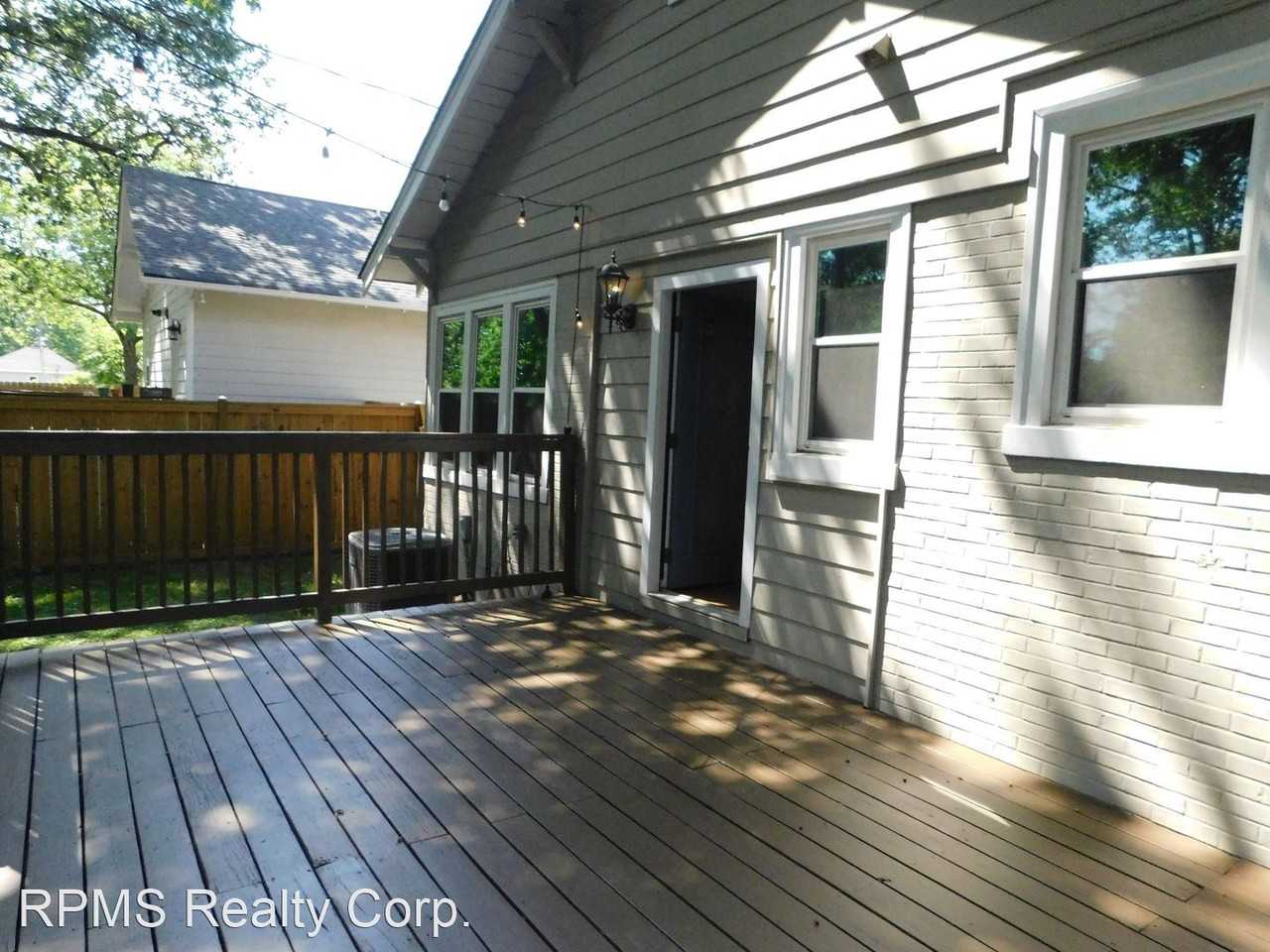 1504 Parkwood Ave - Photo 2 of 50
