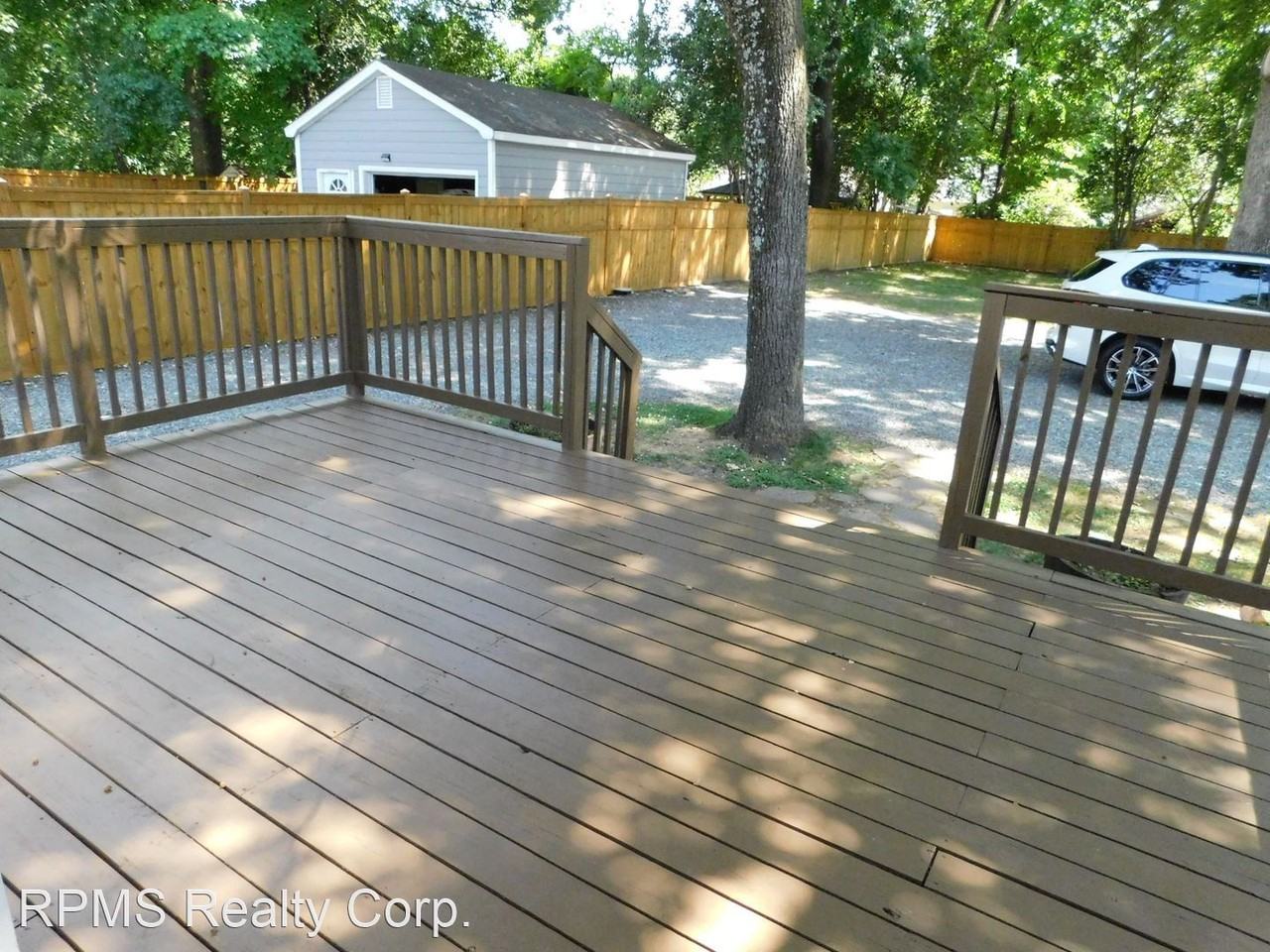 1504 Parkwood Ave - Photo 3 of 50