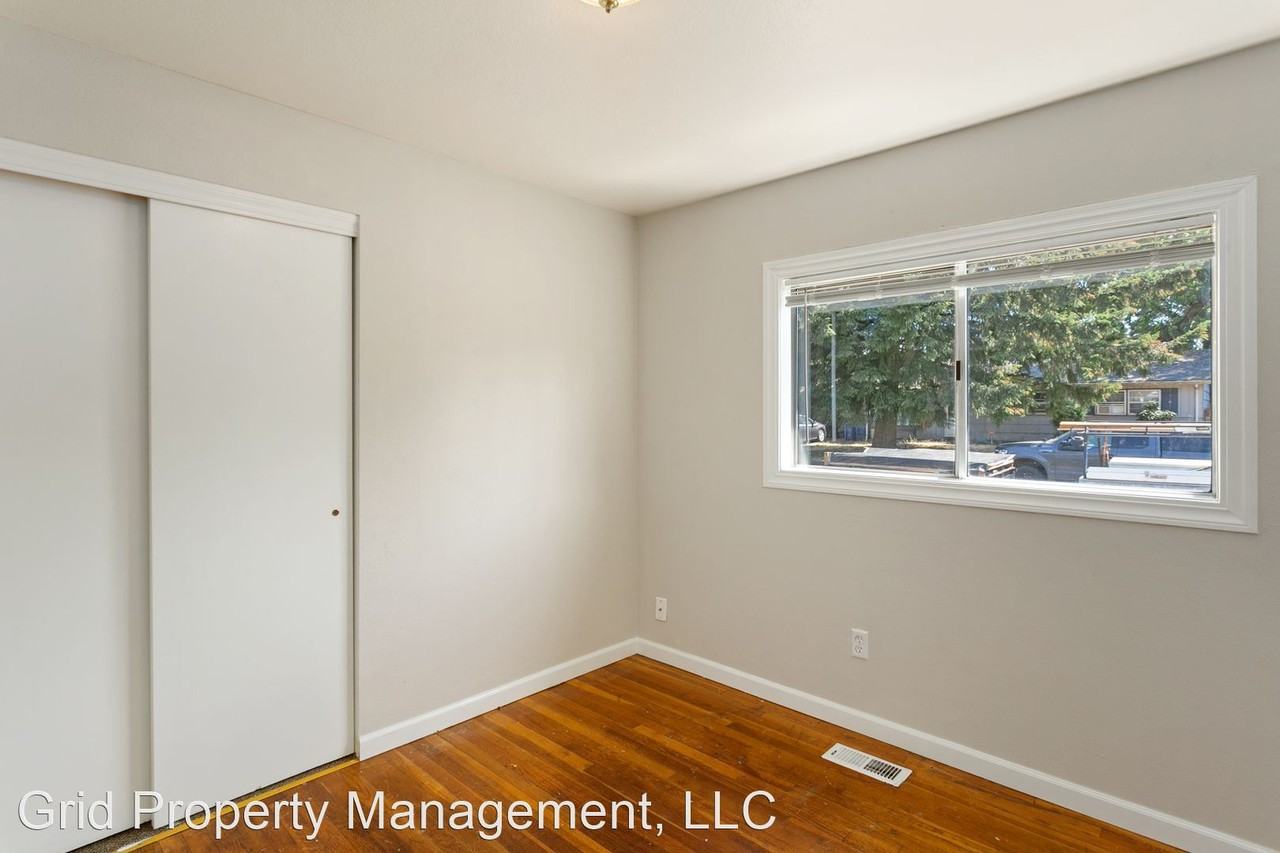 17709 Se Lincoln St - Photo 3 of 34