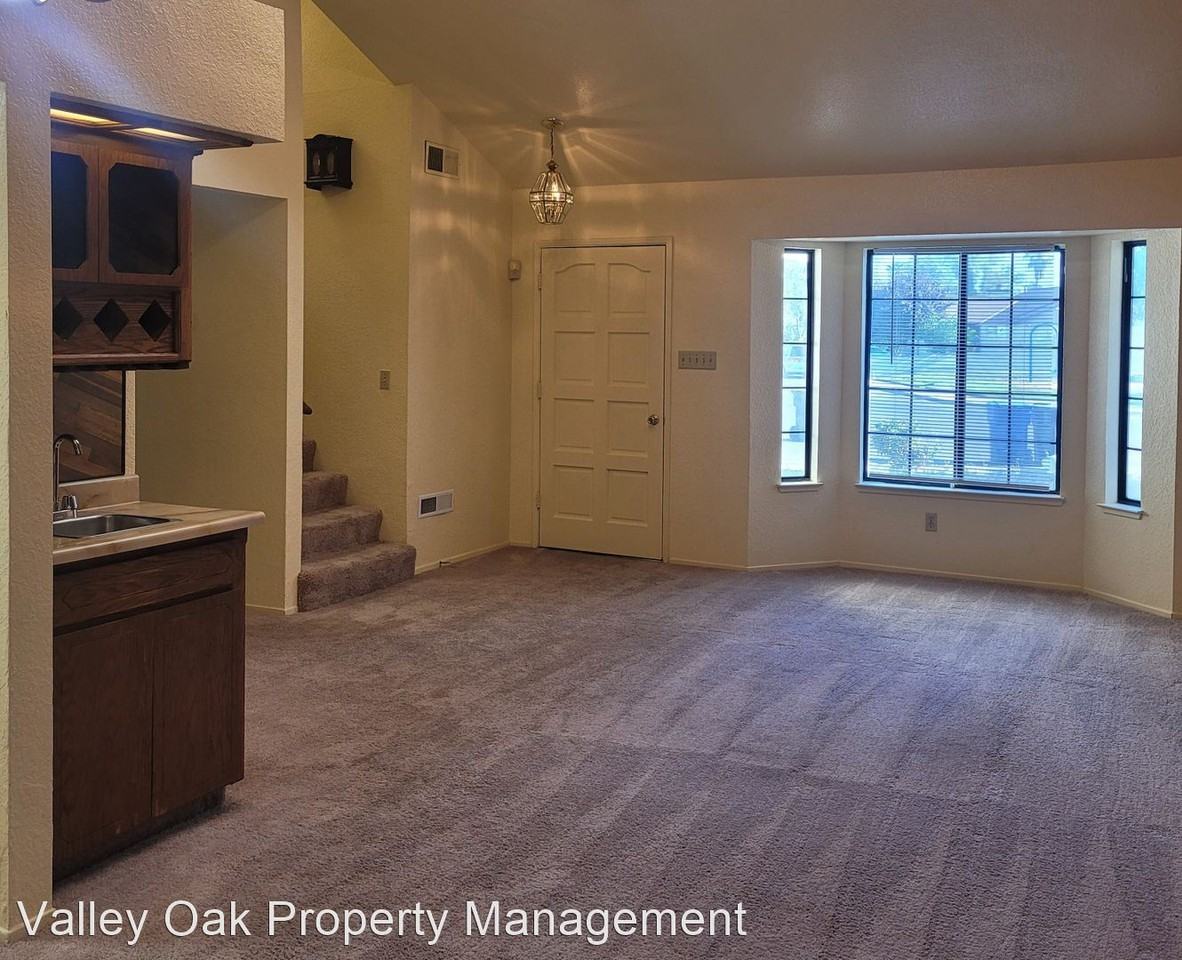 500 Clover Dr - Photo 2 of 16