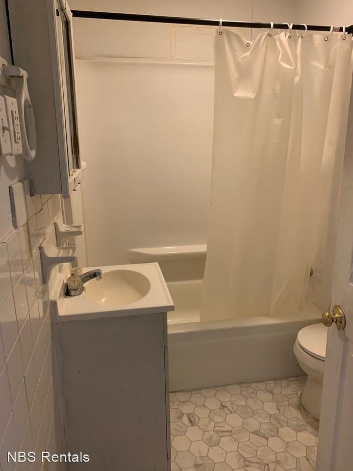 1024 Cabell St - Photo 3 of 4