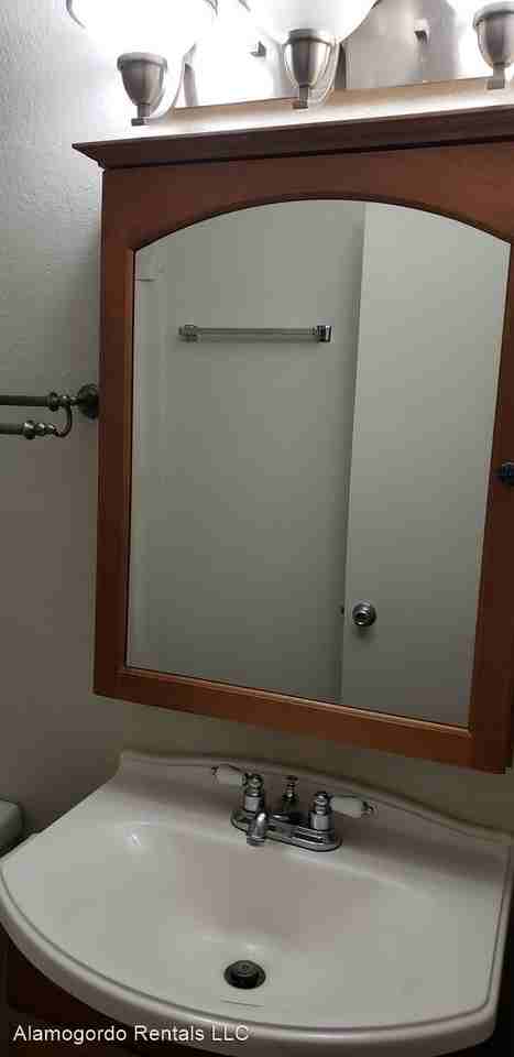 1707 Hawaii Ave - Photo 3 of 6