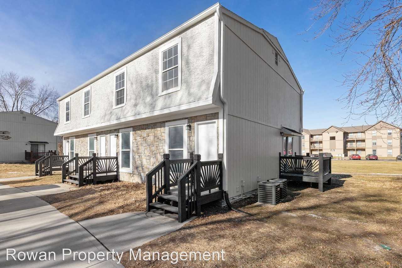 638 Lakehurst - Photo 2 of 23