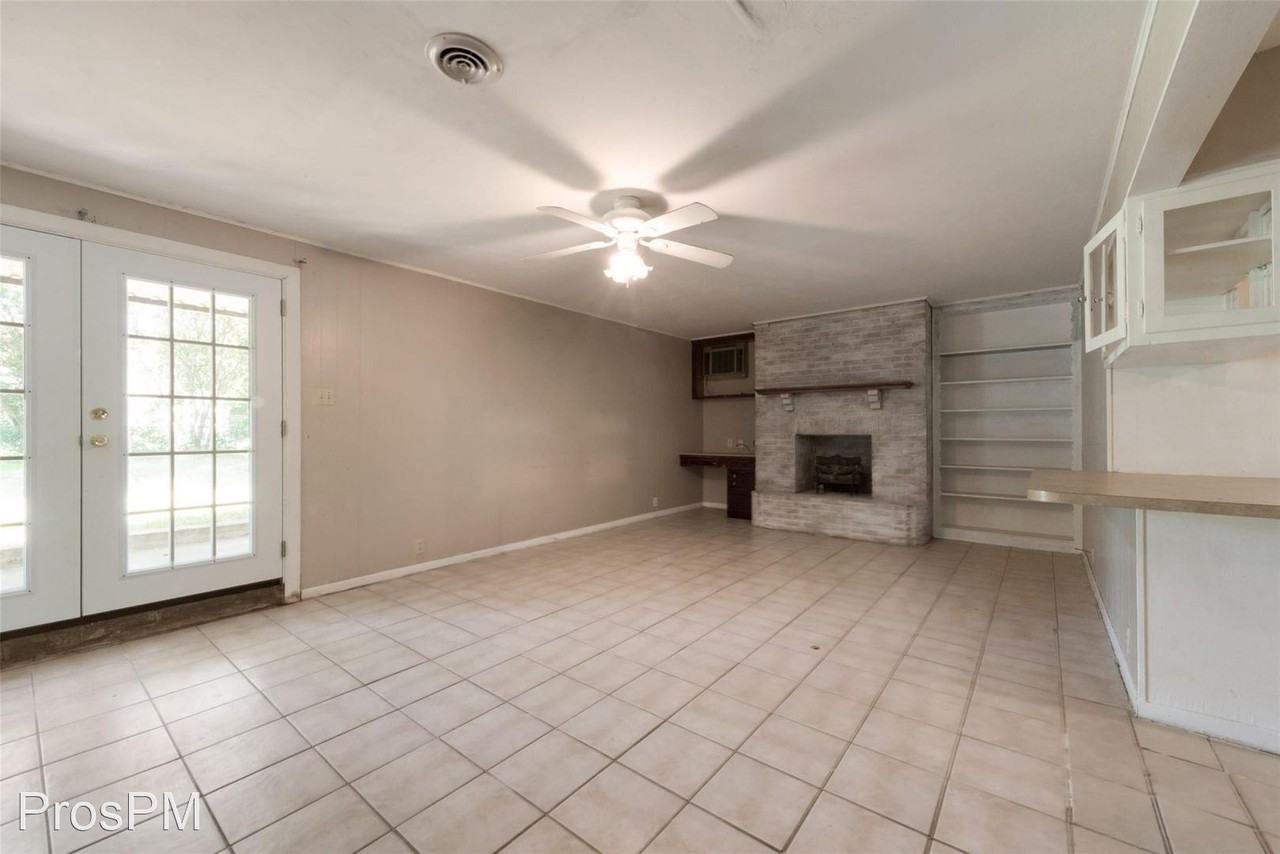 1111 Elmwood St - Photo 2 of 27