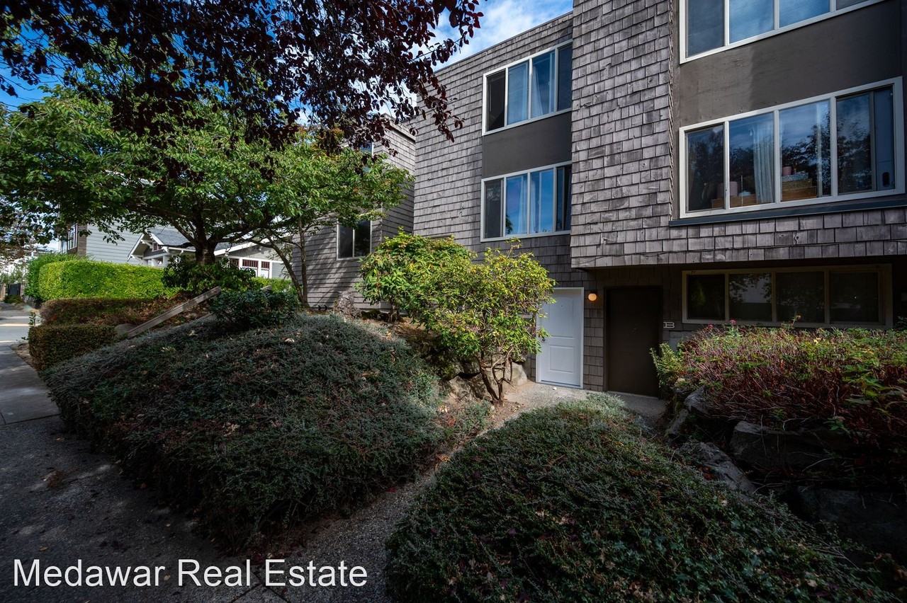 4468 Linden Ave N - Photo 2 of 11