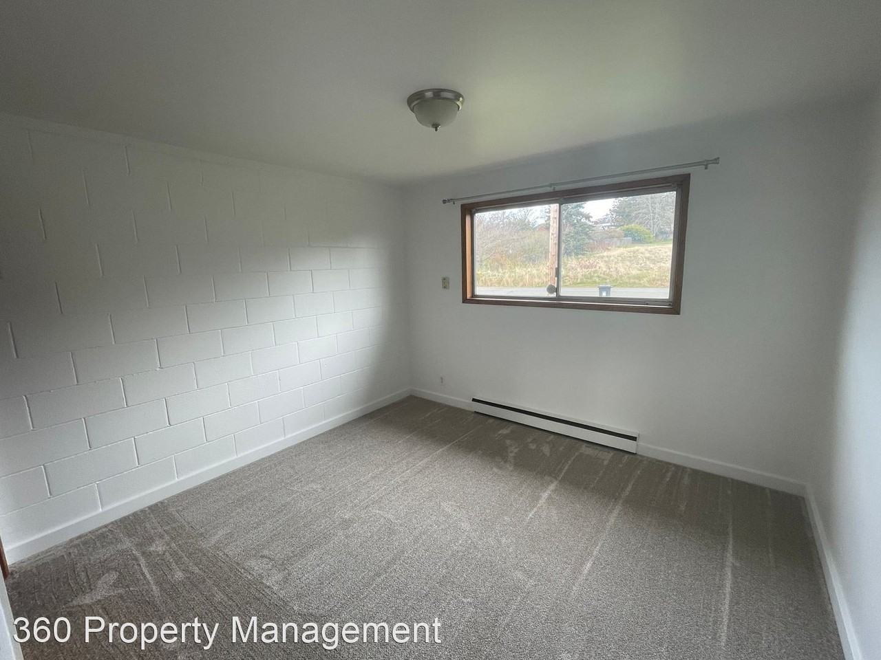 1371 Se 9th Ave - Photo 2 of 10