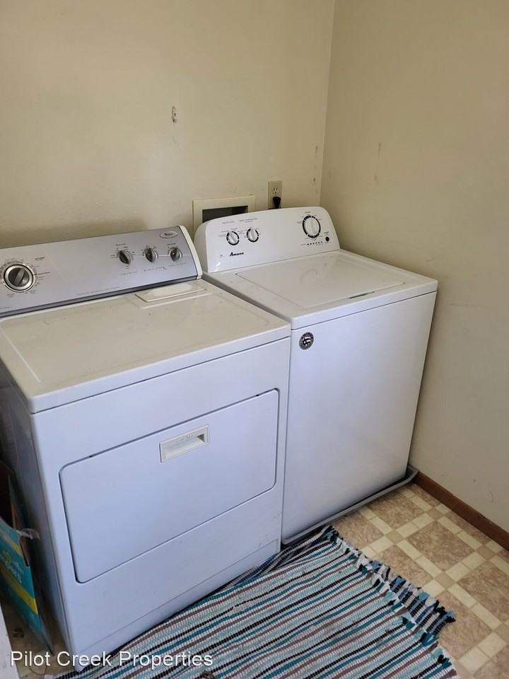 315 N 1st Street - Photo 3 of 7