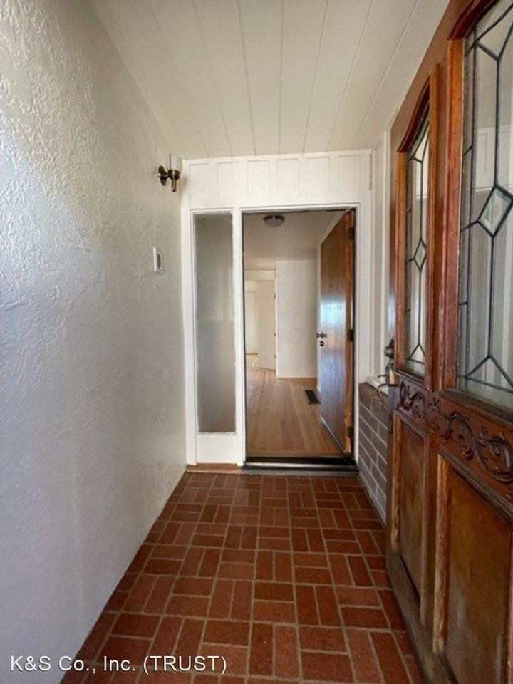 6262 Plymouth Ave - Photo 2 of 26
