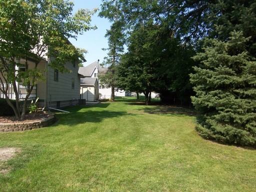 305 Pennsylvania Ave - Photo 3 of 19