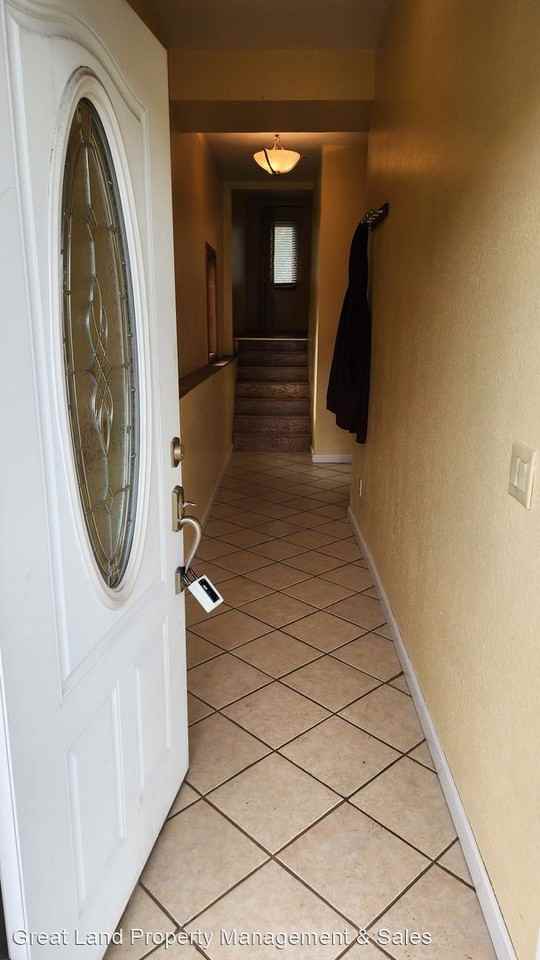13034 Ridd Cir - Photo 2 of 15