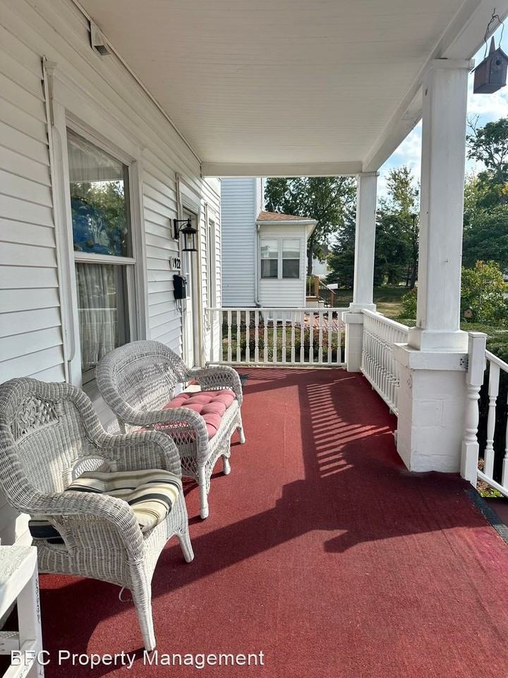 1922 8th Ave - Photo 2 of 31
