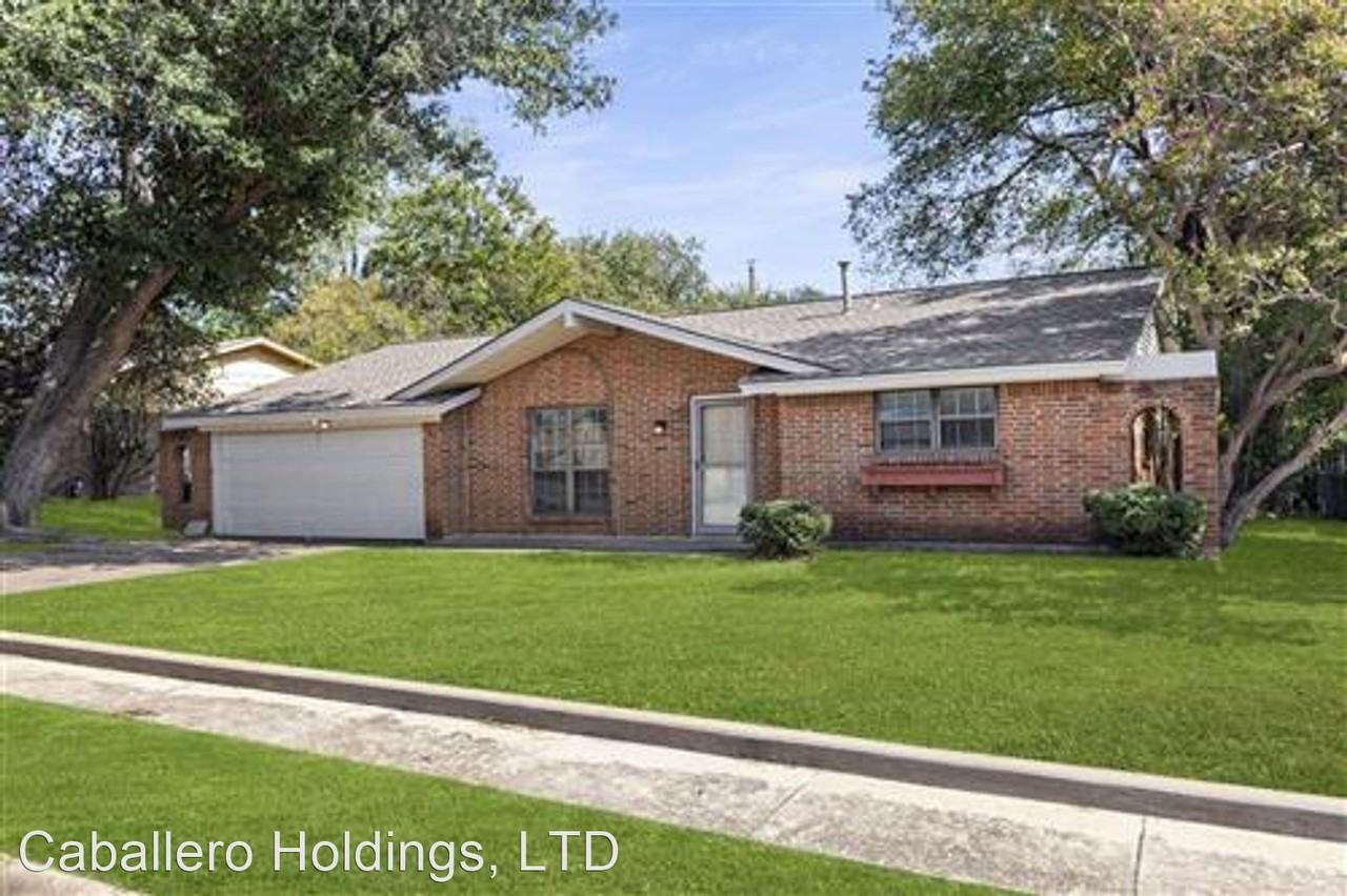 908 Gettysburg Pl - Photo 2 of 26