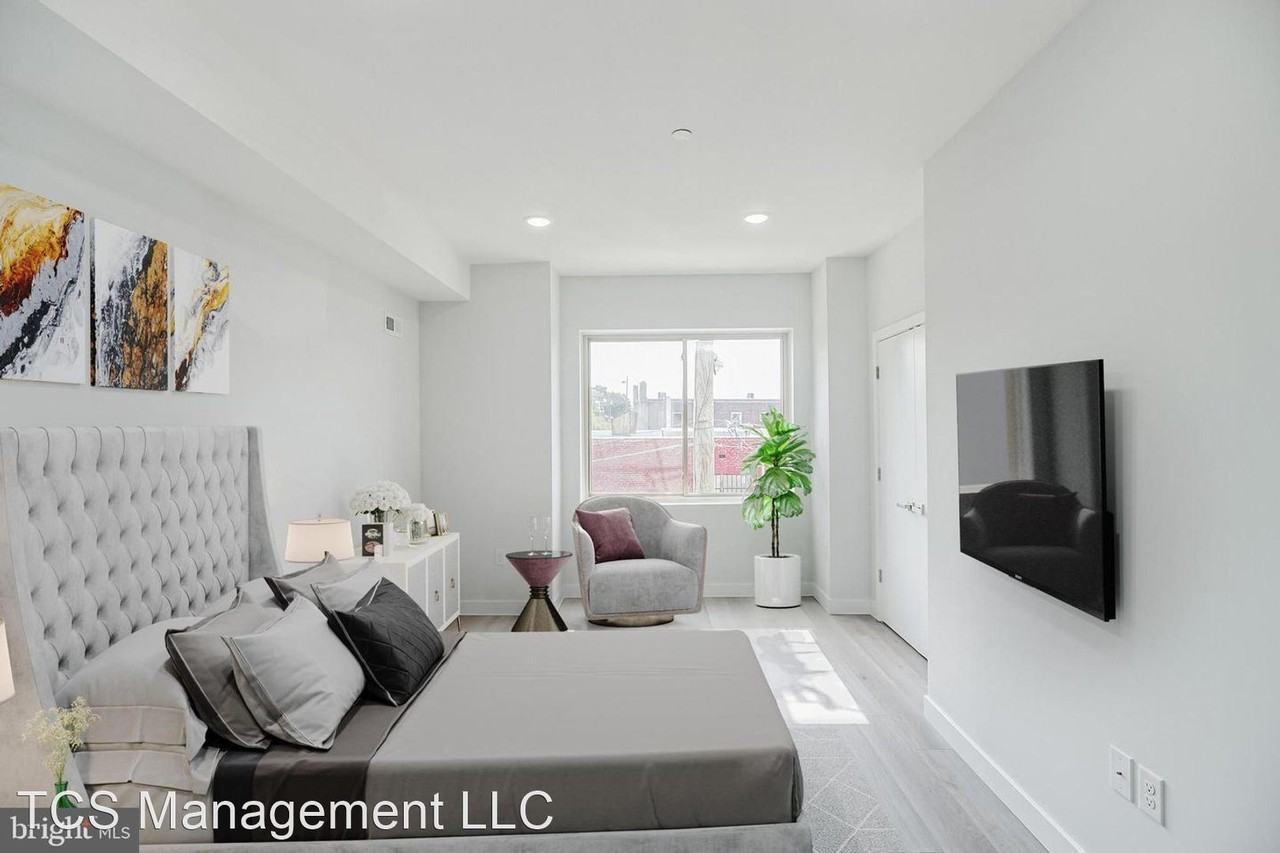 2419 N 7th St - Photo 3 of 10