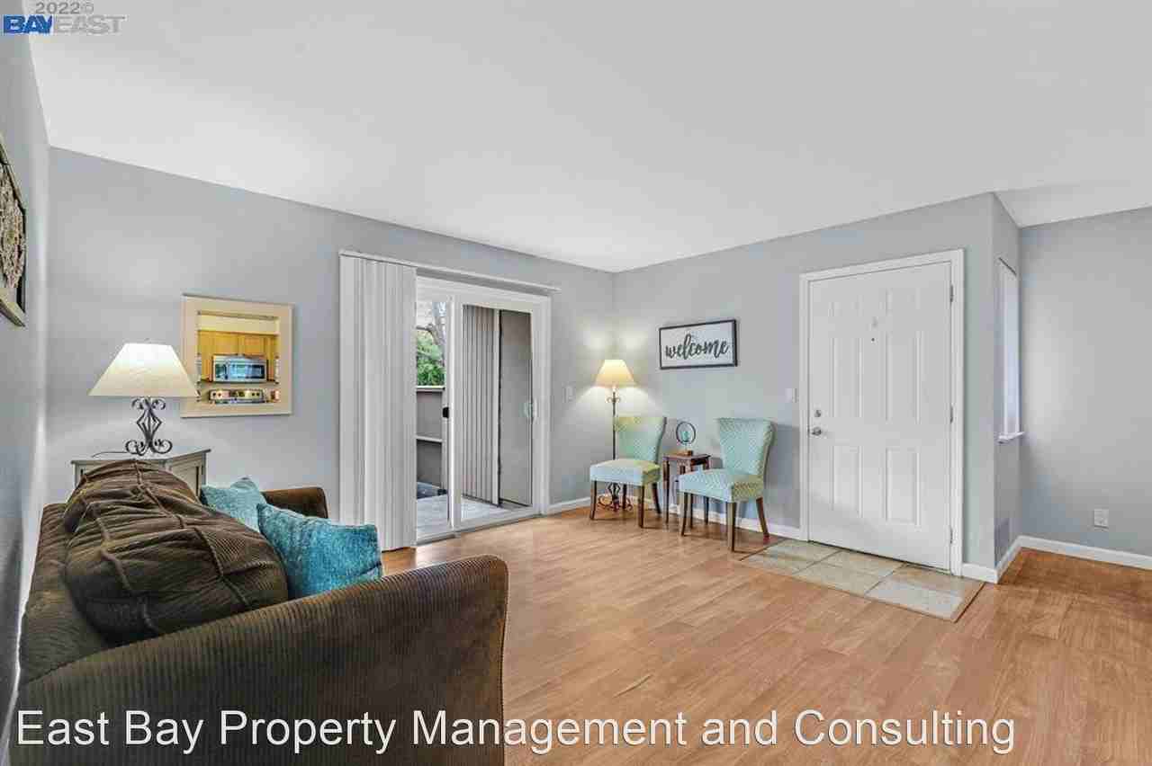 37373 Sequoia Rd - Photo 3 of 28