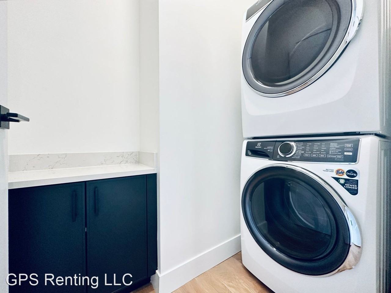 1006 6th St - Photo 3 of 22