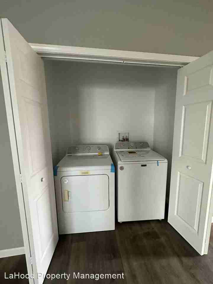 625 Stephanie Ct - Photo 3 of 21