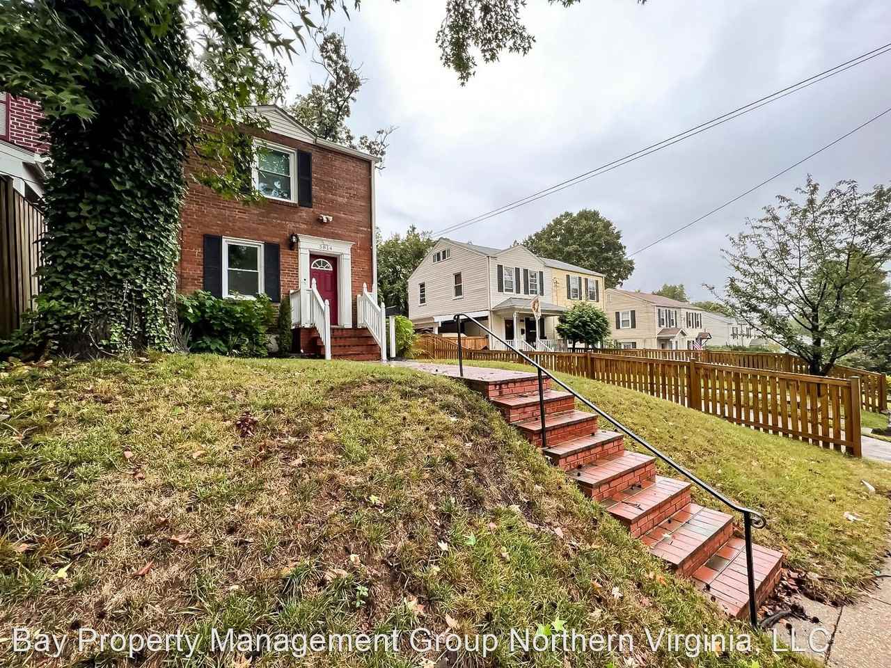 5814 Biscayne Dr - Photo 2 of 25