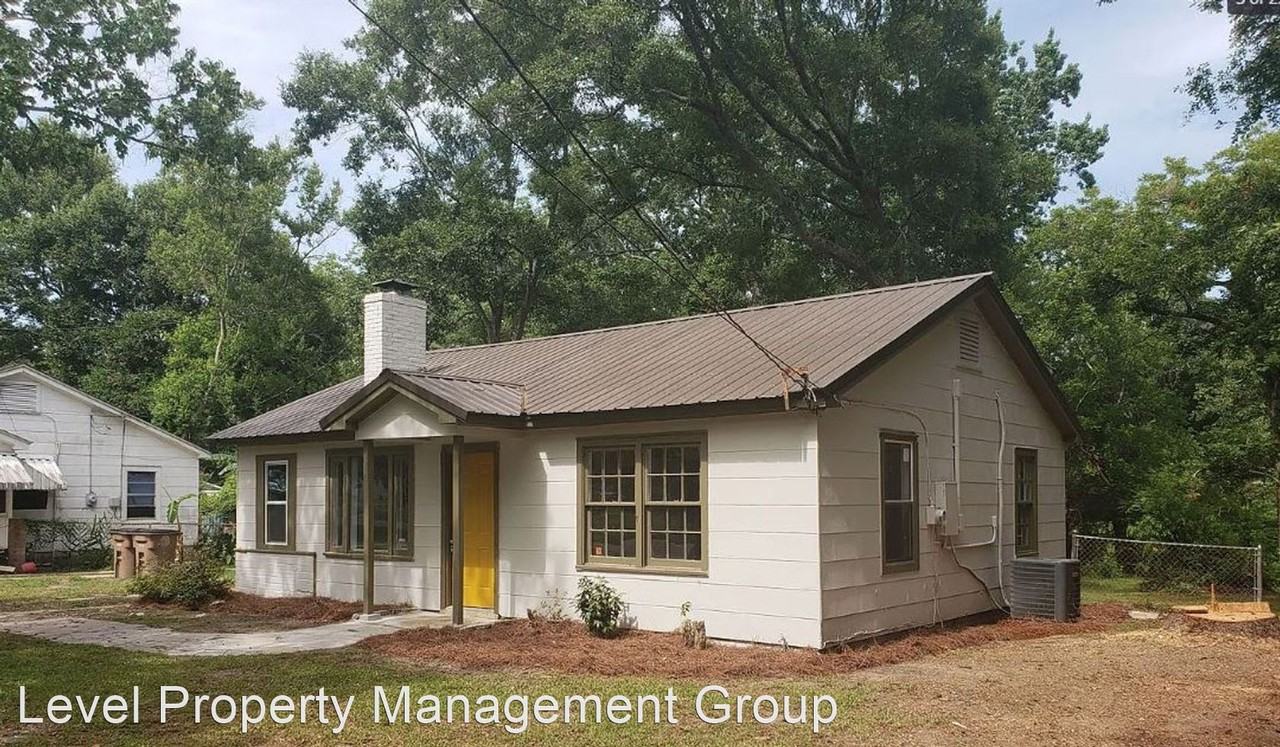 1467 Pitman Dr - Photo 3 of 12