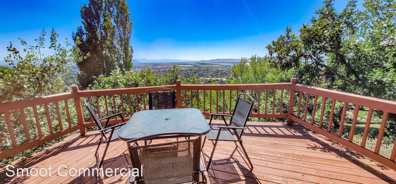 1290 Oakridge Dr - Photo 2 of 50