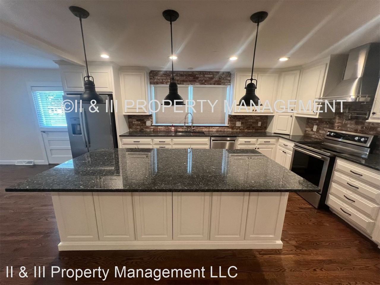 708 S Harrison St - Photo 3 of 25