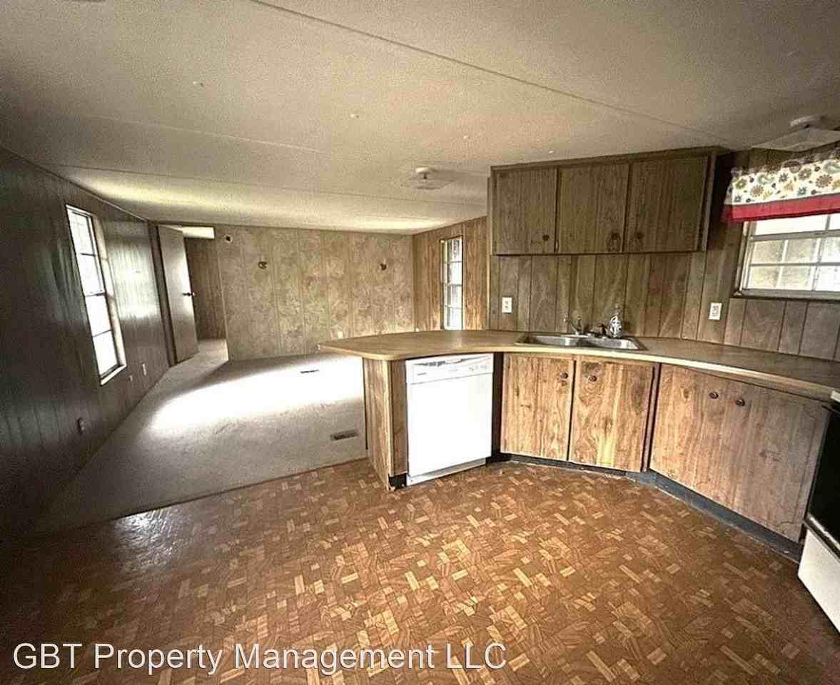 303 S Granger St - Photo 2 of 7