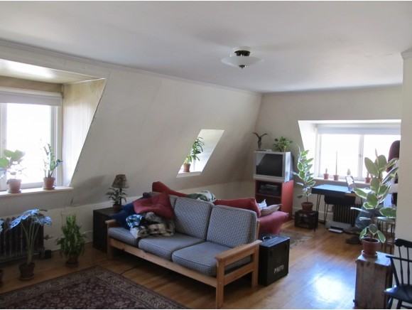 84 Linden St - Photo 2 of 5