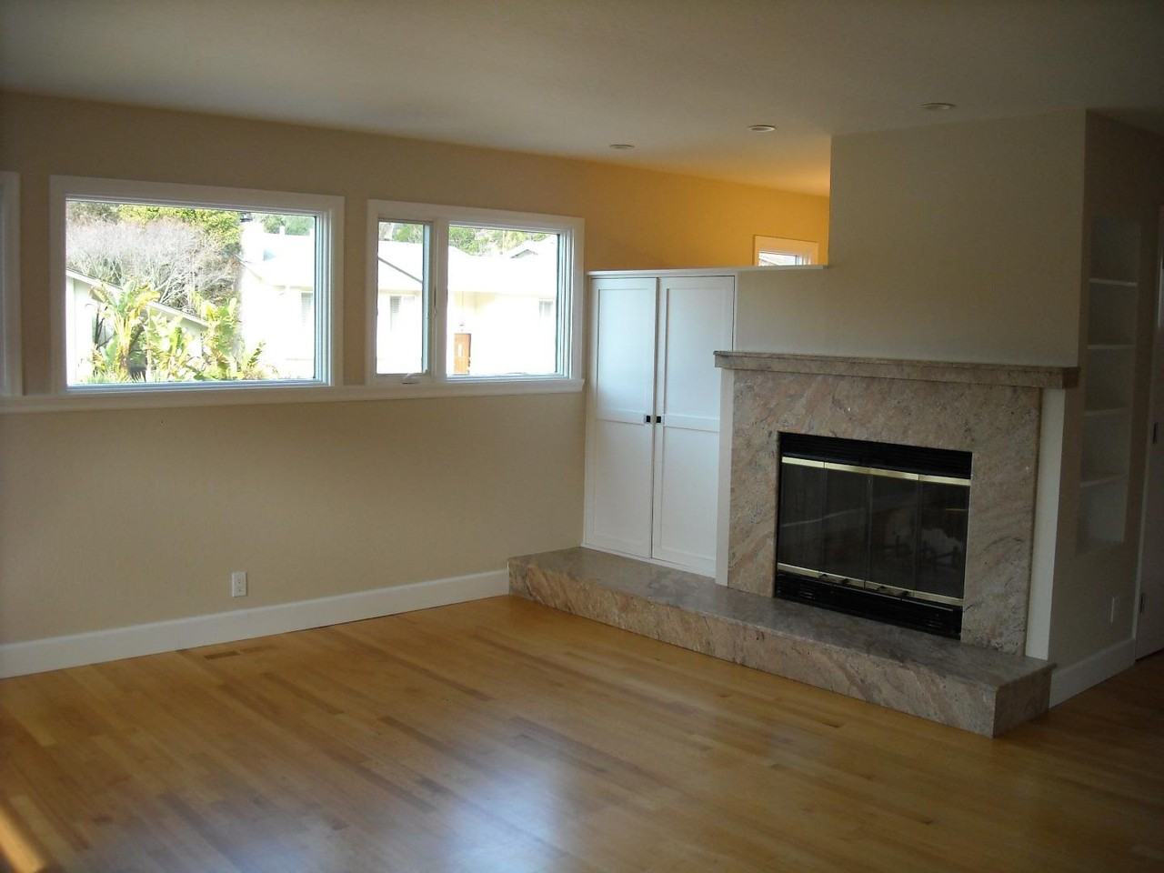 1240 Rainier Ave - Photo 2 of 25