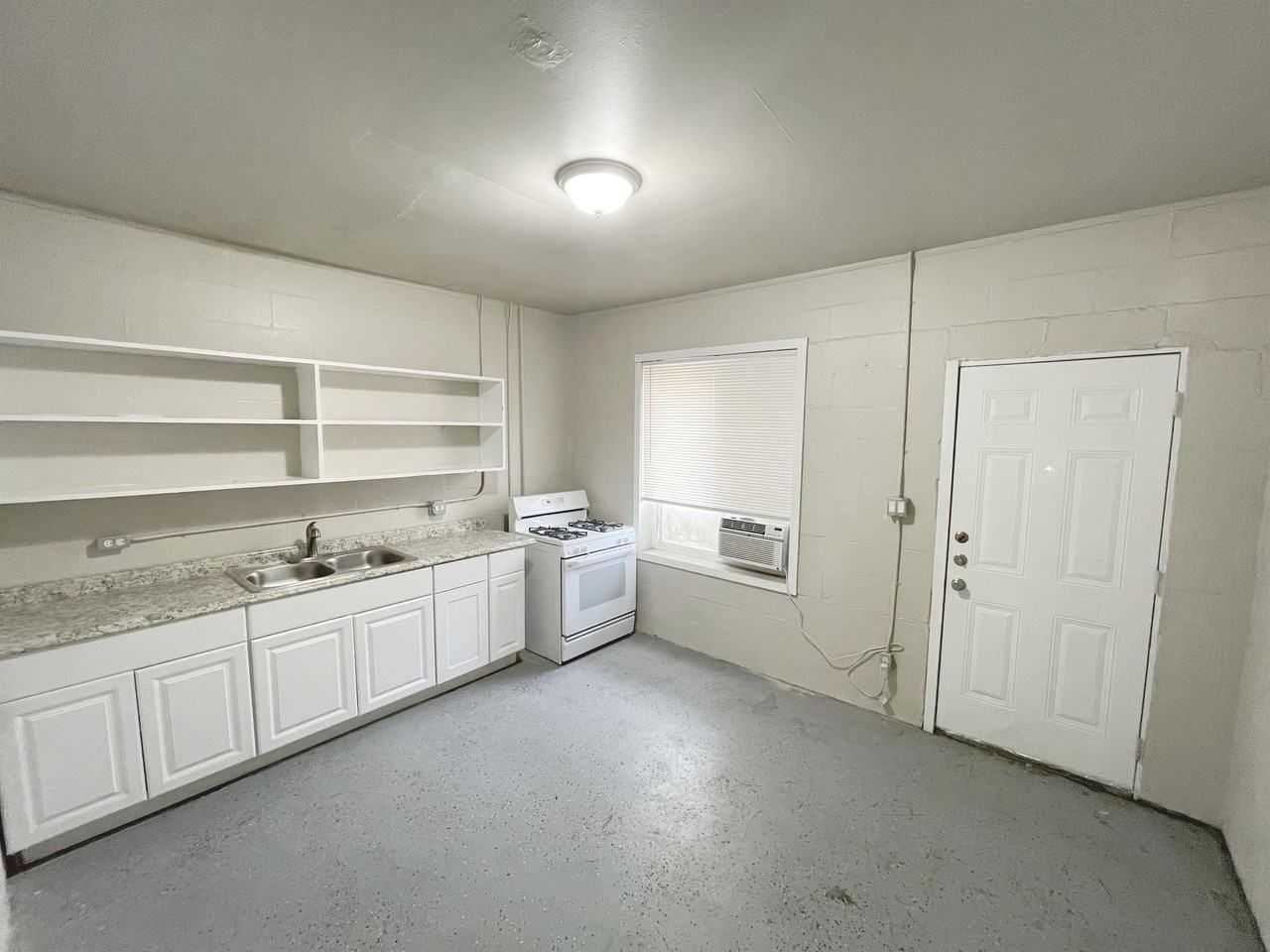 1007 El Paso St #1009 - Photo 4 of 8