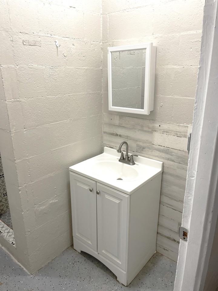 1007 El Paso St #1009 - Photo 7 of 8