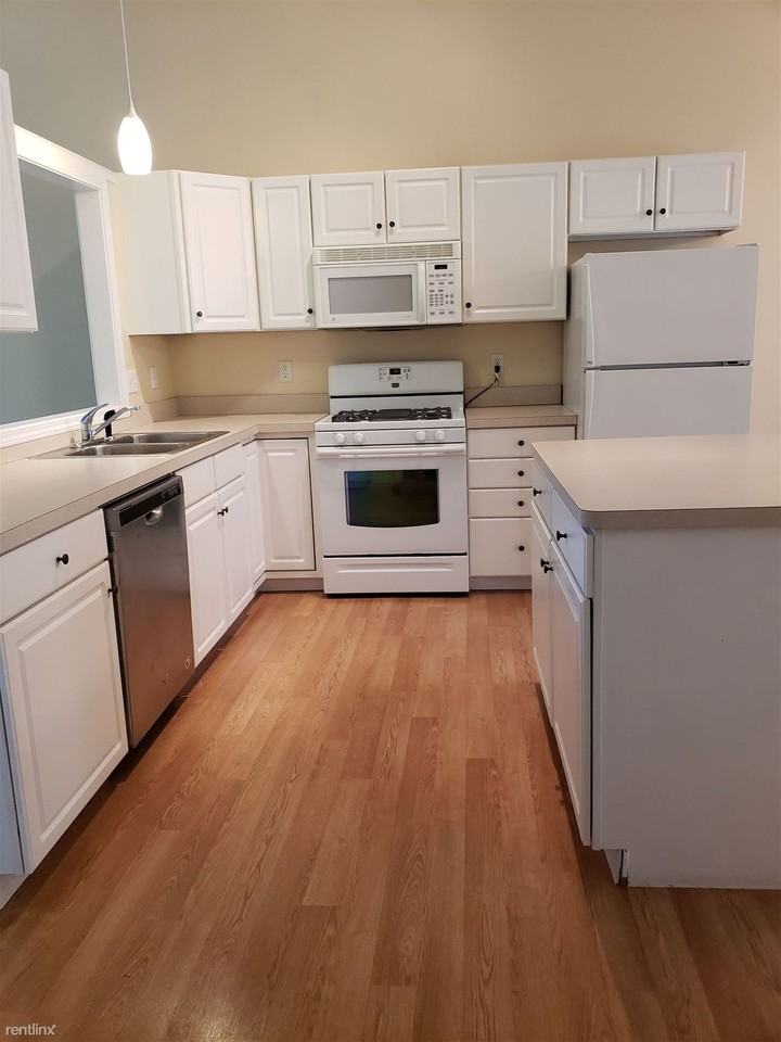 2553 120th Ave - Photo 2 of 10