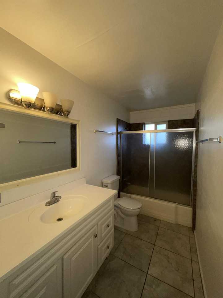 9816 N 15th St #2 - Photo 6 of 7