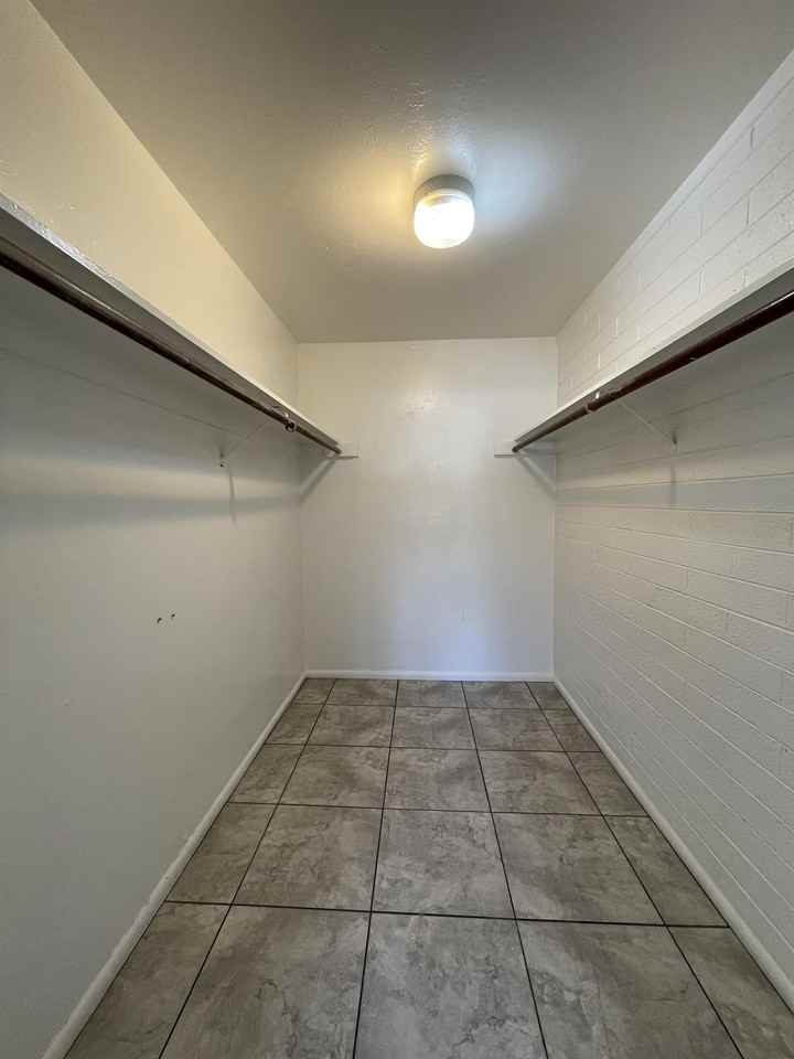 9816 N 15th St #2 - Photo 7 of 7